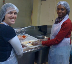 Nashville Rescue Mission Service Project Mom It Forward gals prepare lunch for the Nashville Rescue Mission.
