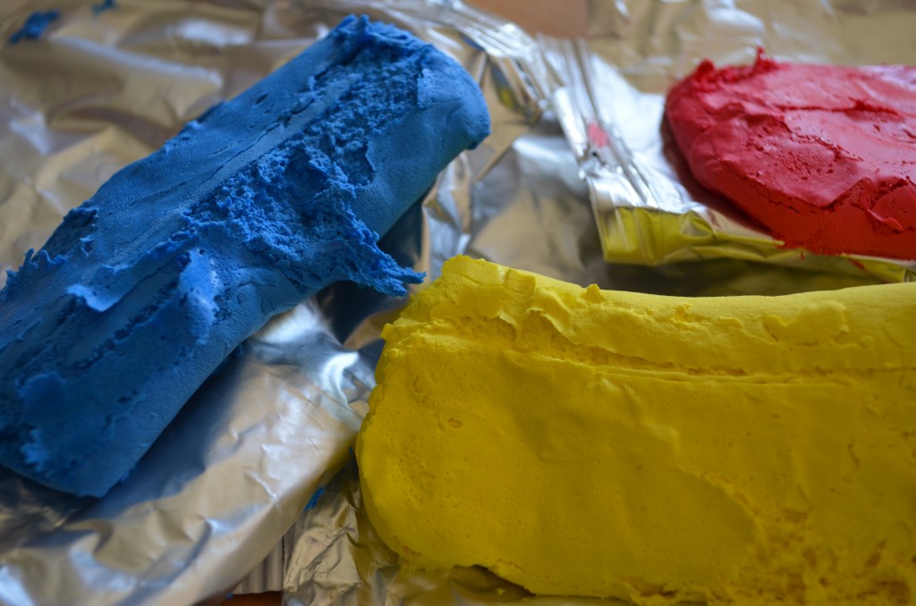 Kids Craft How to Decorate Pots With Molding ClayMom it Forward