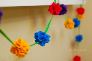 DIY tutorial how to make a spring flower garland