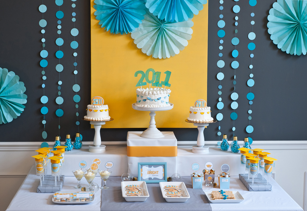 17 Graduation Ideas: Food, Gifts, and Party Themes