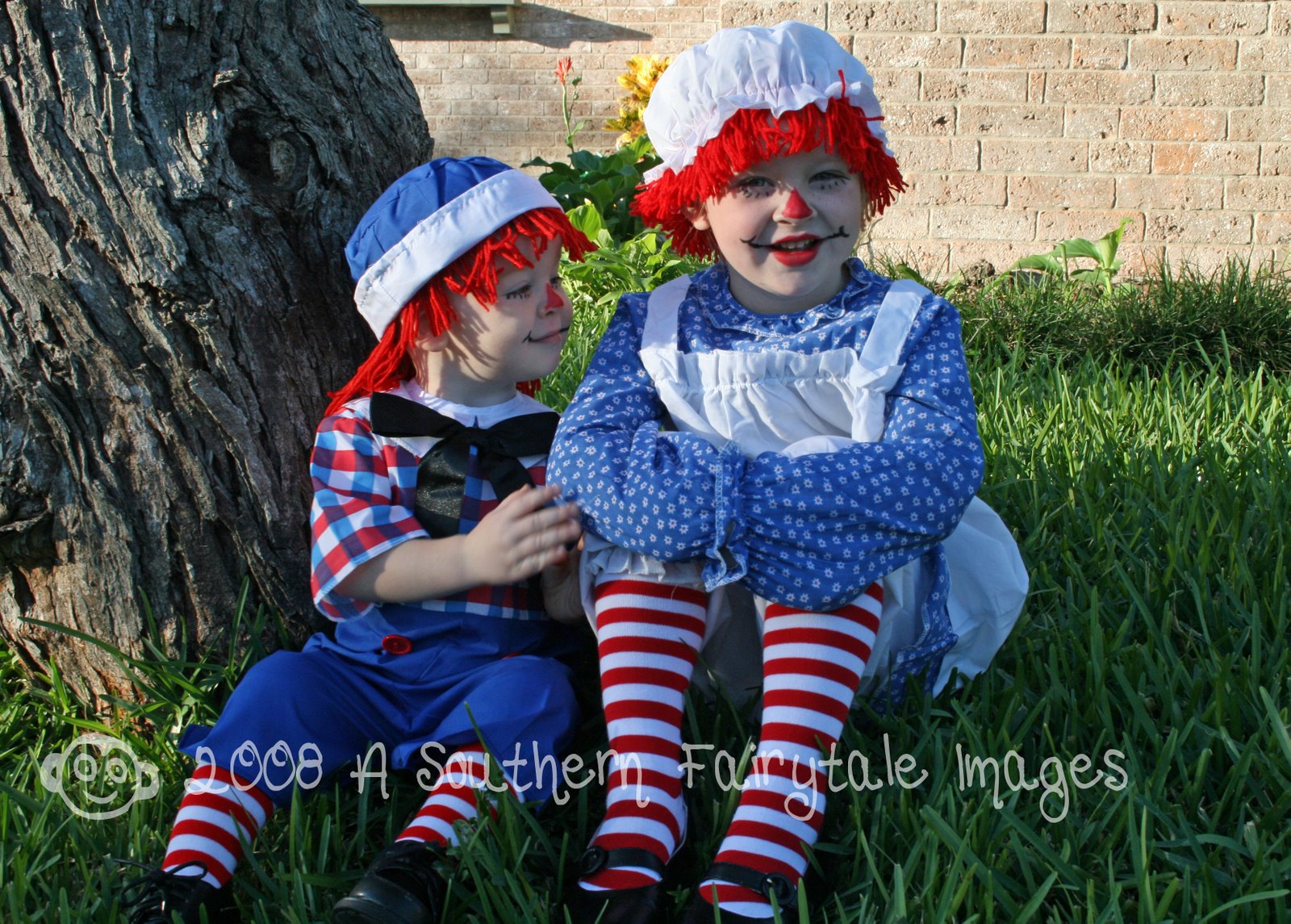 Tips to Snapping Best Kids Halloween Pictures - Mom it ForwardMom it ...