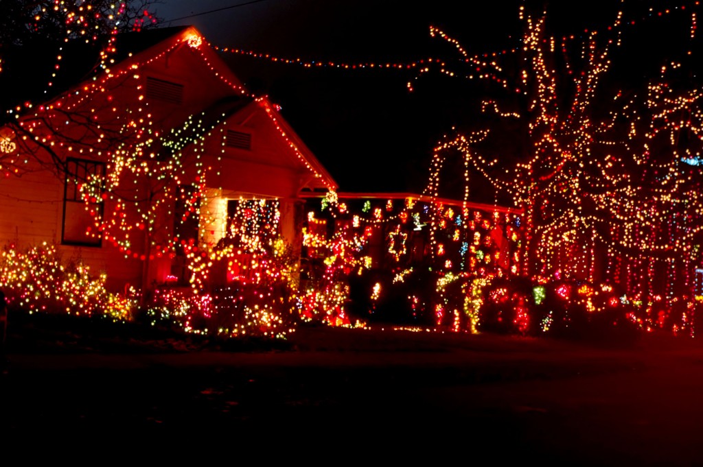 Looking at Christmas Lights Top Neighborhoods this HolidayMom it Forward