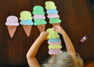 5 Simple Preschool Math Activities - Mom it ForwardMom it Forward